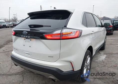 2024 Ford Edge Titanium z USA, uszkodzony, nr VIN 2FMPK4K96RBB07444